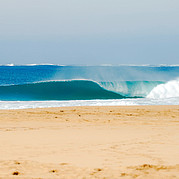 Rompiendo olas en el sur de Fuerteventura