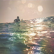 Guía en 4x4 al mejor spot de surf  Yoga ligero antes del curso de surf  En las olas  aguas cálidas y transparentes  playas interminables y olas perfectas  de camino al line up